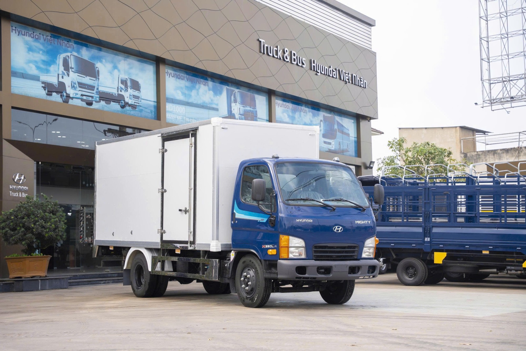 SIÊU CẢI TIẾN - XE TẢI THÙNG KÍN FOAM - GIẢI PHÁP VẬN TẢI MỚI