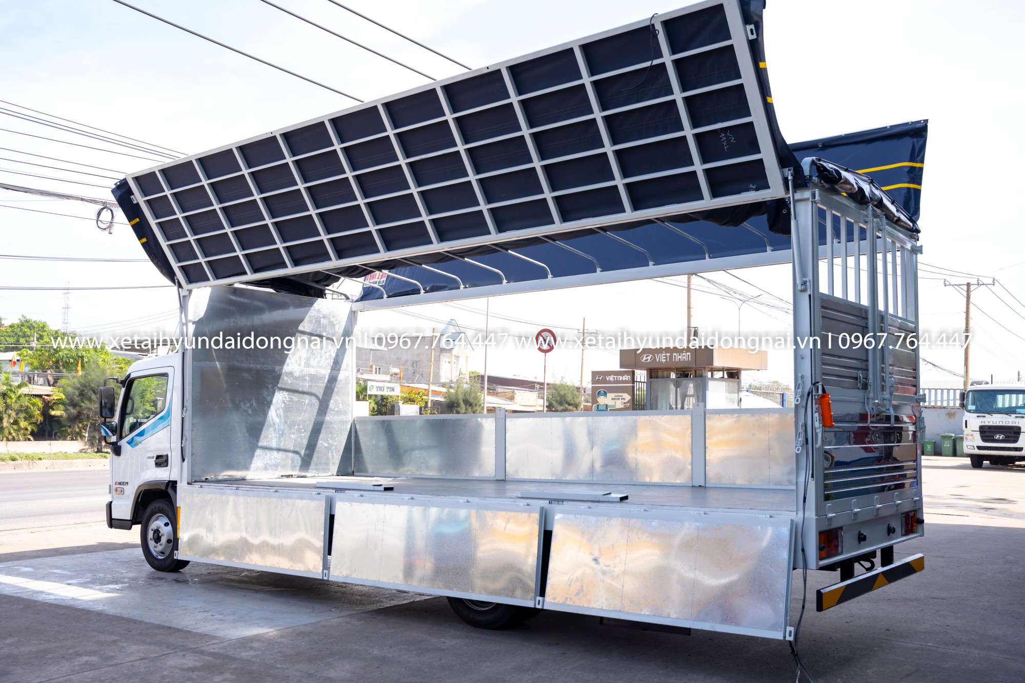 THÙNG MUI BẠT MỞ VỈ TỰ ĐỘNG TRÊN NỀN XE HYUNDAI MIGHTY EX11XL